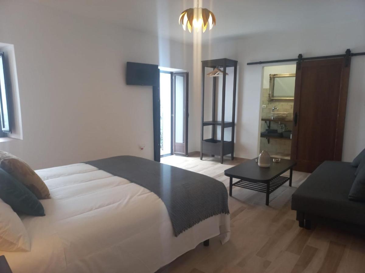 סהרה דה לה סיירה Casa Rural Aguilas Home Zhr מראה חיצוני תמונה
